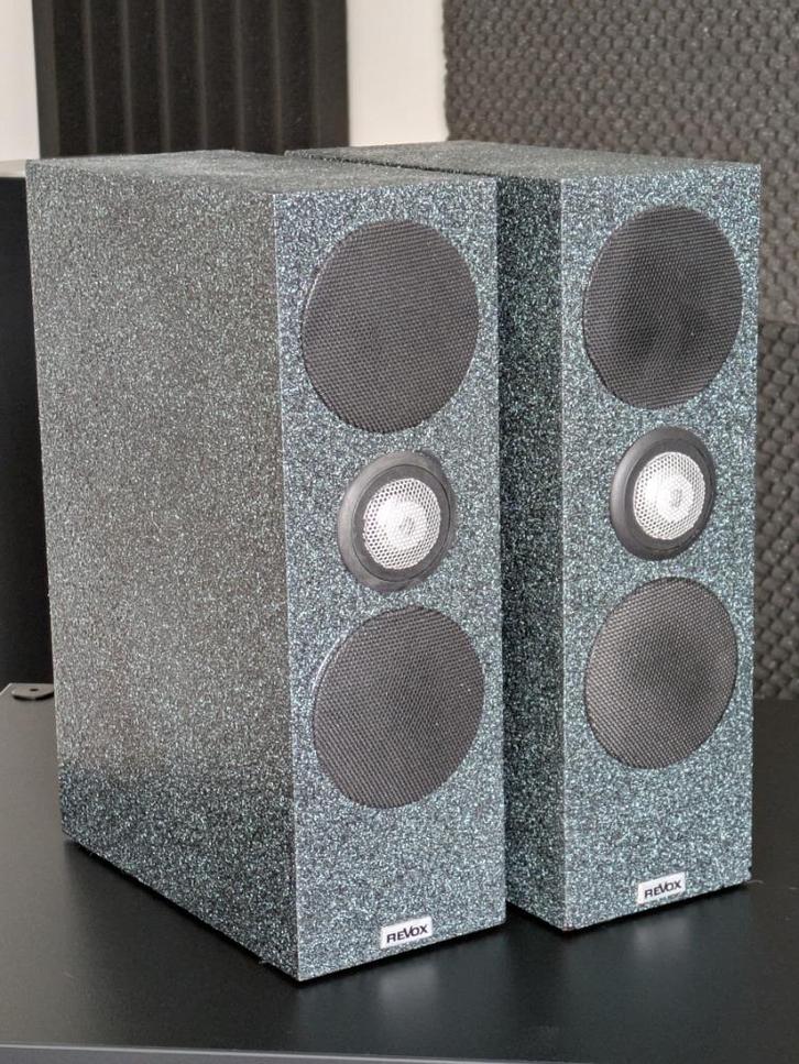 Revox Re:sound Shelf 02, compacte speakers, €900 nieuw, Audio, Tv en Foto, Luidsprekerboxen, Gebruikt, Front, Rear of Stereo speakers