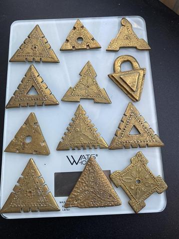 12 Ashanti-goudgewichten 1810 serie 19 beschikbaar voor biedingen