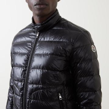 Moncler Jas Heren Zwart beschikbaar voor biedingen