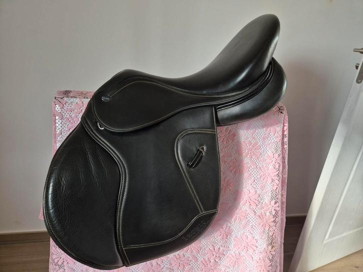 Ikonic Light VZ zadel 17", Dieren en Toebehoren, Paarden en Pony's | Zadels, Zo goed als nieuw, Overige soorten, Verzenden