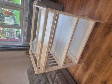 Baby verschoningskast beschikbaar voor biedingen