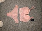 Ensemble de lingerie Hunkemöller+ Calvin Klein neuf et jamai, Vêtements | Femmes, Sous-vêtements & Lingerie, Hunkemüller, Enlèvement ou Envoi