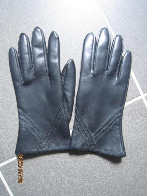 Zwarte vinyl dameshandschoenen (maat M), Kleding | Dames, Mutsen, Sjaals en Handschoenen, Zo goed als nieuw, Handschoenen, Maat 38/40 (M)