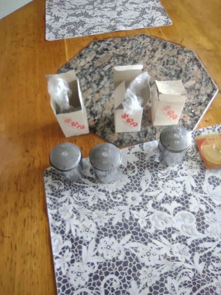 nieuwe zuigerset voor suzuki GT 380 cc, Motoren, Onderdelen | Suzuki, Ophalen of Verzenden