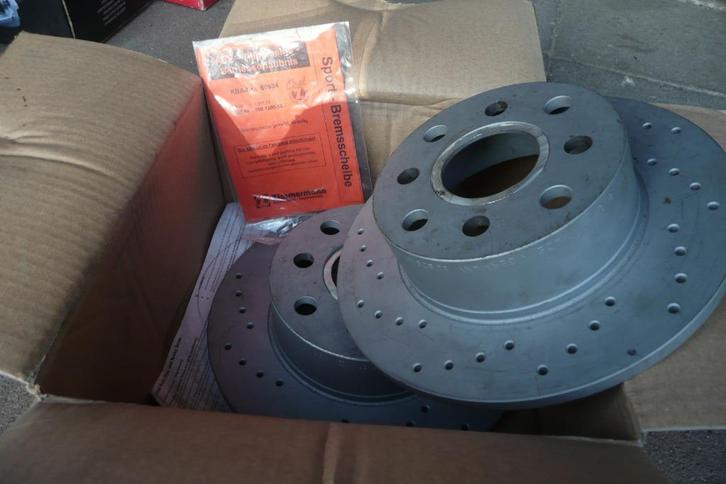 Set van 2 nieuwe Remschijven voor Audi 80/100/quattro, Auto-onderdelen, Remmen en Aandrijving, Audi, Nieuw, Ophalen of Verzenden