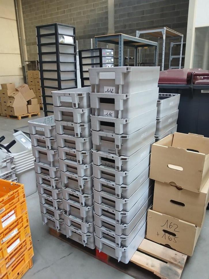 100€ LOT 124 PLASTIC OPBERGDOZEN + KARTONNEN DOZEN, Doe-het-zelf en Bouw, Gereedschapskisten, Gebruikt, Ophalen