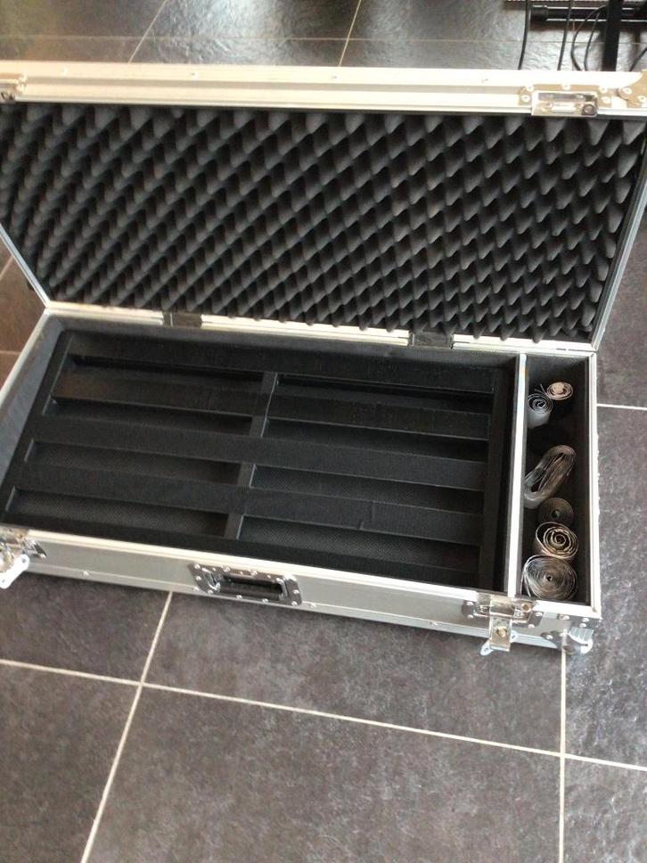 Pedaltrain + Flightcase, Musique & Instruments, Boîtiers & Valises, Comme neuf, Guitare électrique, Flight case, Enlèvement