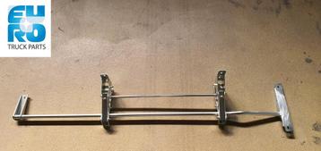 DAF BEVESTIGINGSFRAME, SPATBORD LINKS 1836008 beschikbaar voor biedingen