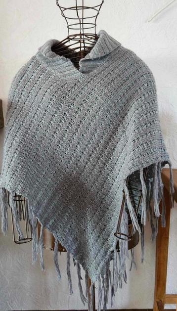 Poncho cape veste gris C&A Yessica taille M beschikbaar voor biedingen