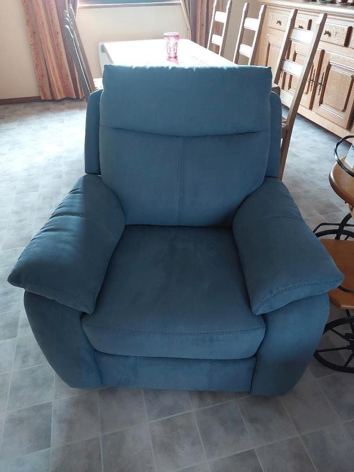 NEUF GROS FAUTEUIL CUIR NUBUCK, Maison & Meubles, Fauteuils, Neuf, Cuir, Enlèvement