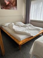 Houten bed van 160 cm met matras, Ophalen, Zo goed als nieuw, Hout, 160 cm