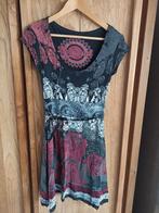 Robe imprimée noire Desigual taille M, Vêtements | Femmes, Comme neuf, Taille 38/40 (M), Enlèvement ou Envoi, Desigual