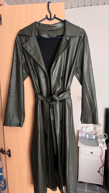 Kaki groen leder trenchcoat beschikbaar voor biedingen