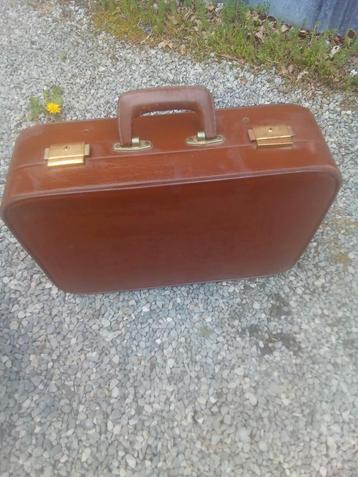 Valise ancienne, Enlèvement, Comme neuf