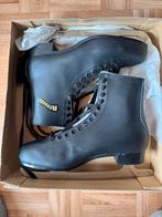 Kunstschaatsen in imitatieleder, Sport en Fitness, Schaatsen, Nieuw, Kunstschaatsen, Ophalen, Overige merken