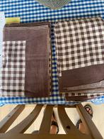 2 Fina tafellakens en 18 servieten, Ophalen, Zo goed als nieuw