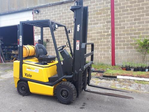 CHARIOT ELEVATEUR A FOURCHES YALE 2 tonnes LPG - HEFTRUCK, Zakelijke goederen, Machines en Bouw | Heftrucks en Intern transport