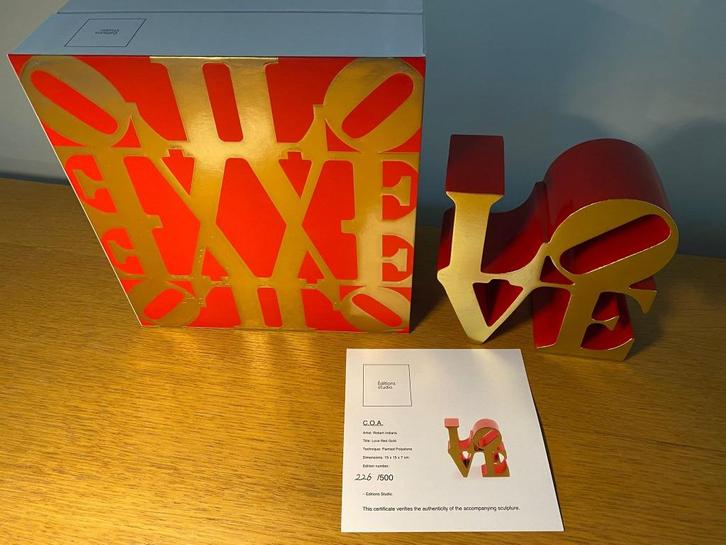 LOVE (rouge et or) par Éditions Studio (C.O.A.), Antiquités & Art, Art | Objets design, Enlèvement