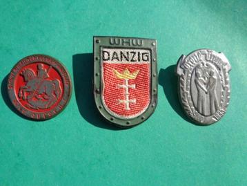 Badges uit WO2 , aan 8 € / stuk beschikbaar voor biedingen