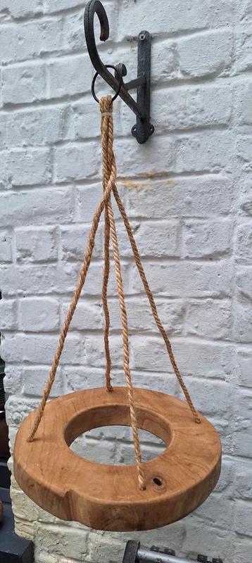 Hanger om bloempot in op te hangen beschikbaar voor biedingen
