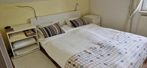 Tweepersoonsbed IKEA 2.20 x 1.60 m, Huis en Inrichting, Slaapkamer | Bedden, Gebruikt, Tweepersoons, 80 cm, 220 cm, Hout, Wit