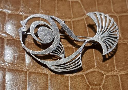 Vintage zilveren broche met vissenhanger gesigneerd K&L, Handtassen en Accessoires, Broches, Gebruikt, Zilver, Zilver, 4 tot 7 cm