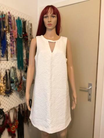 Belle robe écrue en coton (taille L/XL) neuve