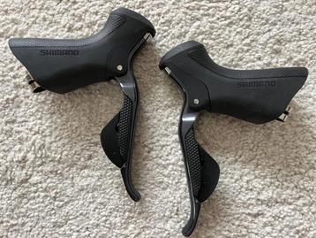 Shimano Ultegra Di2 ST-6870 Versnellings-/Remhendel Set 11-s, Neuf, Enlèvement ou Envoi, Dérailleur ou Chaîne, Vélo de course