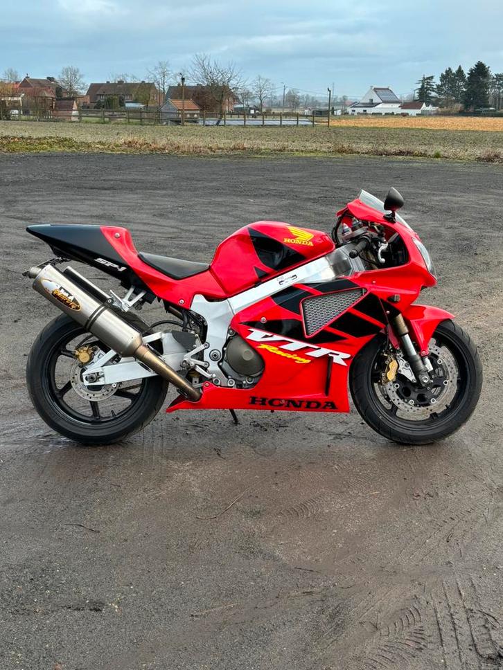 Honda VTR Sp1, Motos, Motos | Honda, Particulier, Super Sport, plus de 35 kW, 2 cylindres, Permis Moto A, Échappement sport, Enlèvement
