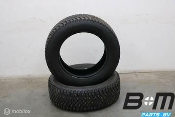 2 x 2056016 96T Goodyear UG Spikes met 8.5mm 205 60 16 beschikbaar voor biedingen