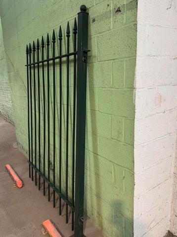 Hekwerk + paal beschikbaar voor biedingen