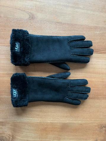 UGG Handschoenen suede dames beschikbaar voor biedingen