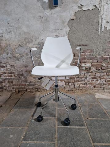 Mega korting >>>> nieuwe Kartell bureau stoel (B keuze) beschikbaar voor biedingen