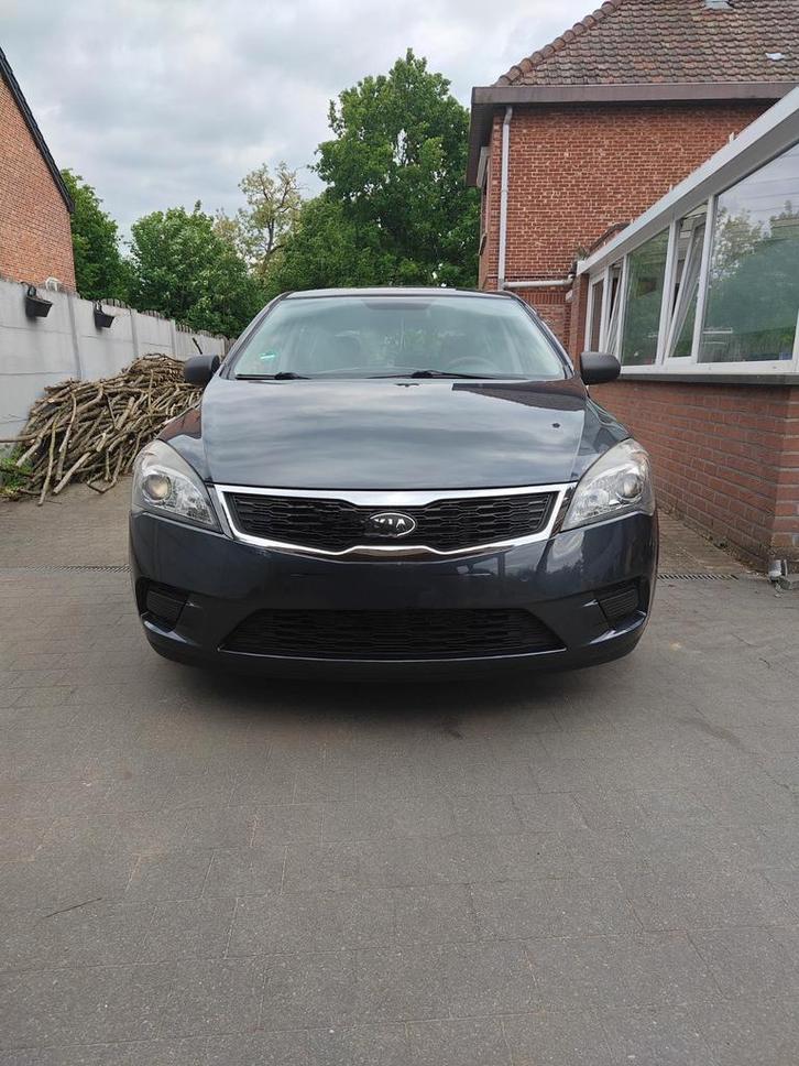 Kia ceed 1.6 diesel 49900 KM!!!, Auto's, Kia, Particulier, (Pro) Cee d, Elektrische ramen, Radio, USB, Diesel, Euro 4, Stadsauto