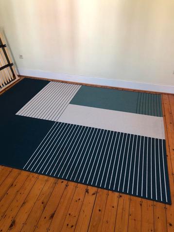 Tapijt modern blauw beige gestreept beschikbaar voor biedingen