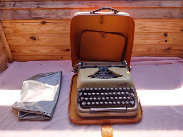 Typmachine, Antiek en Kunst, Antiek | Overige Antiek, Ophalen