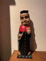 Beeld van pater met mogelijkheid om een fles wijn te bewaren, Ophalen, Zo goed als nieuw