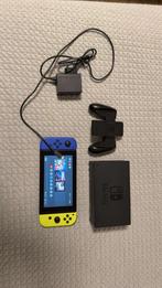 Nintendo Switch bleu et jaune et parfait état, Enlèvement, Comme neuf, Autres modèles, Avec jeux