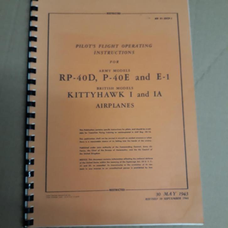 P-40 Pilot's Flight Operating Instructions, Verzamelen, Luchtvaart en Vliegtuigspotten, Zo goed als nieuw, Boek of Tijdschrift