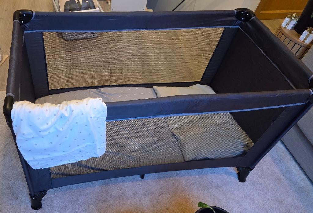 Lit de voyage pour bébé, Enfants & Bébés, Enlèvement, Comme neuf, Lit de voyage
