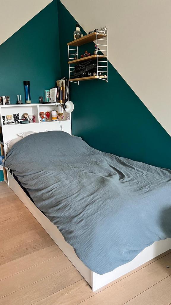 Eenpersoonsbed – wit, met opbergruimte en logeerlade, Huis en Inrichting, Slaapkamer | Bedden, Gebruikt, Eenpersoons, 90 cm, 190 cm of minder