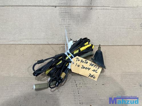 TOYOTA YARIS P1 antenne voet + kabel 1999-2005, Auto diversen, Autoradio's, Ophalen of Verzenden