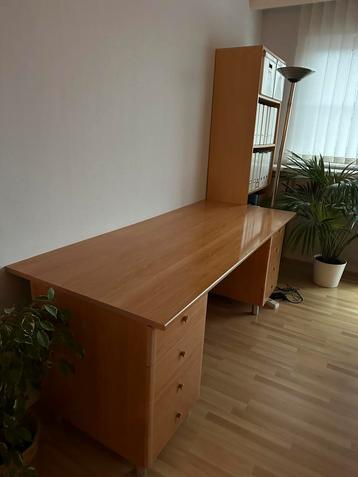 Bureau met lades Krea  beschikbaar voor biedingen