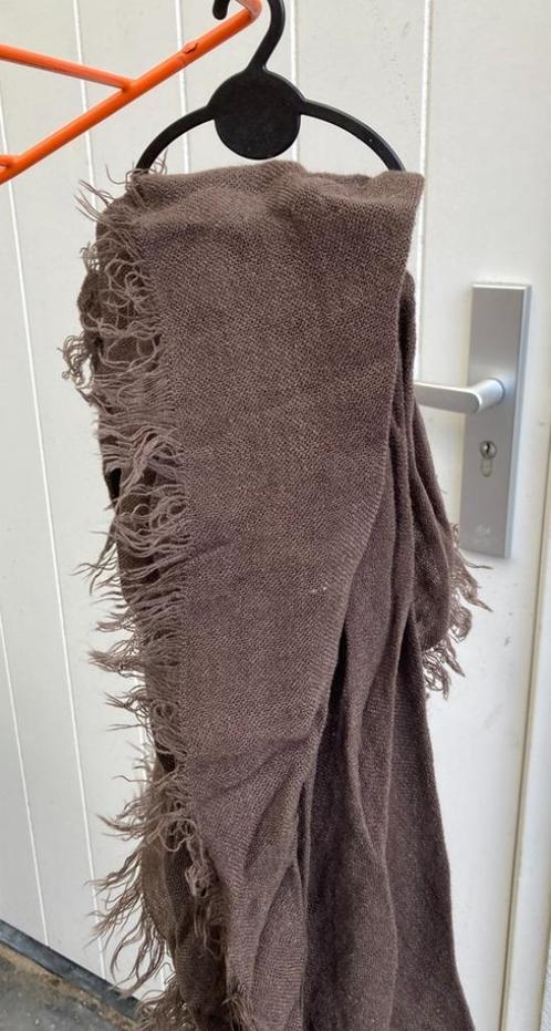 SJAAL BRUIN GROOT 100X100 CM NIEUW, Kleding | Dames, Mutsen, Sjaals en Handschoenen, Nieuw, Sjaal, Ophalen of Verzenden