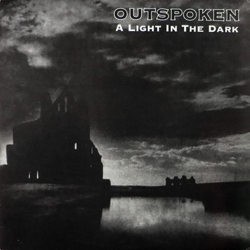 Outspoken – A Light In The Dark, CD & DVD, Vinyles | Hardrock & Metal, Utilisé, Envoi