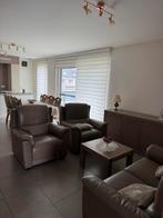 Wandkast in eik tafel met 6 stoelen en.3 zetels in leder, Huis en Inrichting, Ophalen