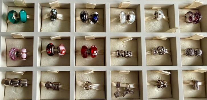 Prachtige originele Pandora bedels, Bijoux, Sacs & Beauté, Bracelets à breloques, Comme neuf, Pandora, Argent, 4 bracelets à breloques ou plus