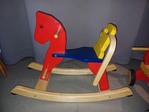 Cheval à bascule en bois coloré Pintoy, Enfants & Bébés, Jouets | Jouets a bascule, Comme neuf, Enlèvement