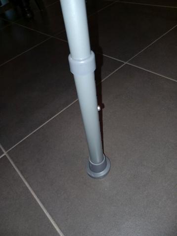 Te koop bedpapegaai ,wc hulp,en wc stoel beschikbaar voor biedingen