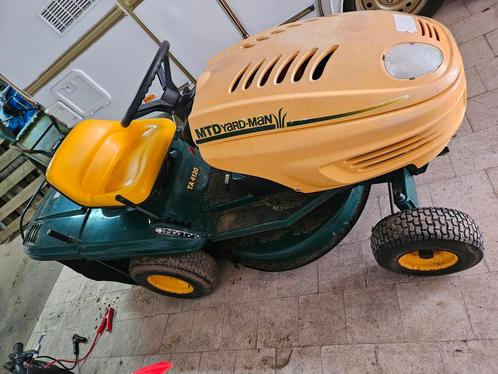 yard man briggs & stratton .A SAISIR!!!, Tuin en Terras, Zitmaaiers, Gebruikt, Opvangbak, Ophalen